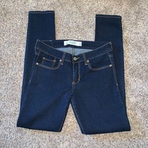 Abercrombie 2S - 26W 29L Dark Wash - NWOT